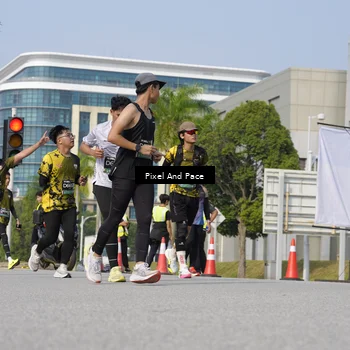 Runner Photo 6504108