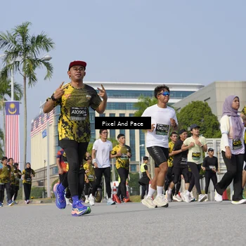 Runner Photo 6504257