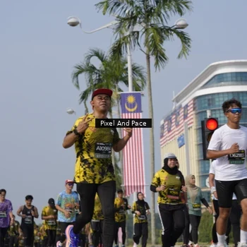 Runner Photo 6504304