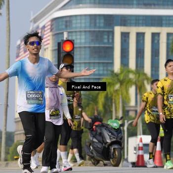Runner Photo 6504392