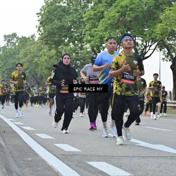 Runner Photo 6505035
