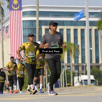 Runner Photo 6510280