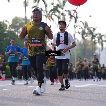 Runner Photo 6510698