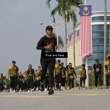 Runner Photo 6511004