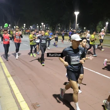 Runner Photo 6511056