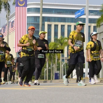 Runner Photo 6511234