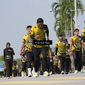 Runner Photo 6512048