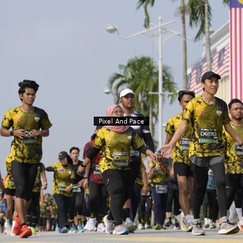 Runner Photo 6513074