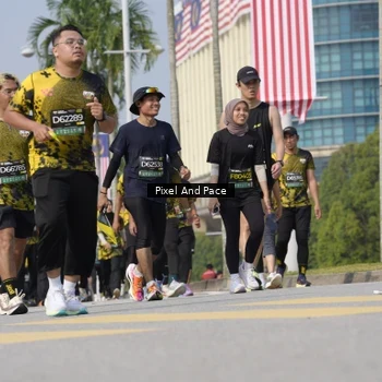 Runner Photo 6513445