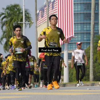 Runner Photo 6514012