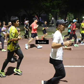 Runner Photo 6514290