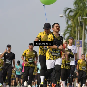 Runner Photo 6515122