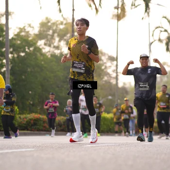 Runner Photo 6515771