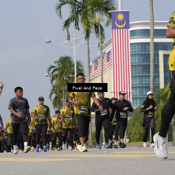 Runner Photo 6515912