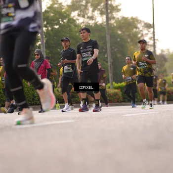 Runner Photo 6516242