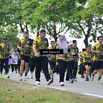 Runner Photo 6516679