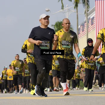 Runner Photo 6516789