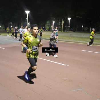 Runner Photo 6517024