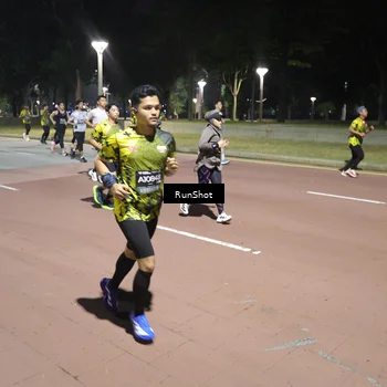 Runner Photo 6517053