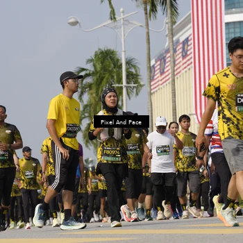 Runner Photo 6517088