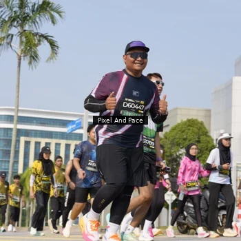 Runner Photo 6517139