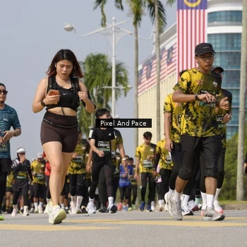 Runner Photo 6517683