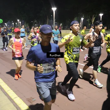 Runner Photo 6517800