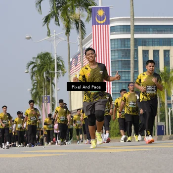 Runner Photo 6517831