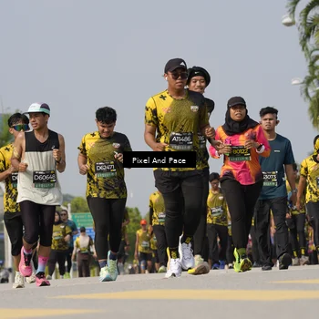 Runner Photo 6518002