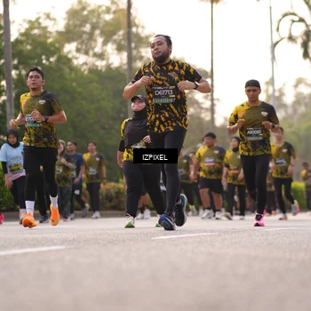 Runner Photo 6518005
