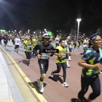 Runner Photo 6518042