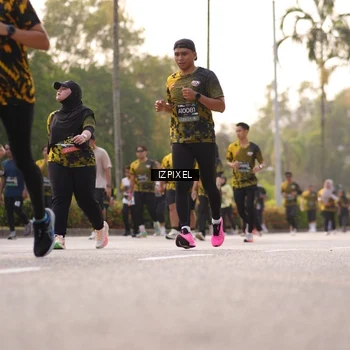 Runner Photo 6518059