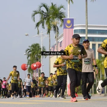 Runner Photo 6520114