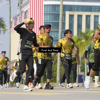 Runner Photo 6521005