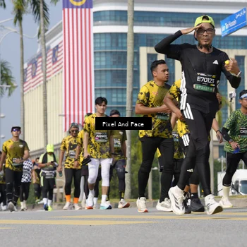 Runner Photo 6521012