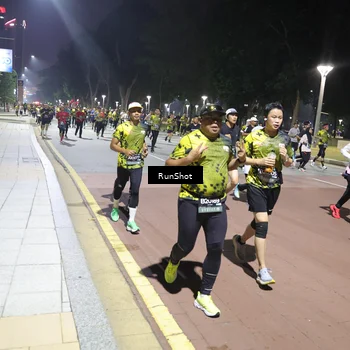 Runner Photo 6522142