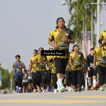 Runner Photo 6523247