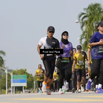 Runner Photo 6523358