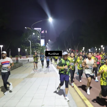 Runner Photo 6523695