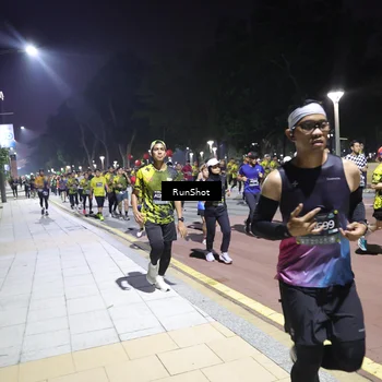 Runner Photo 6523875