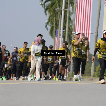 Runner Photo 6524044