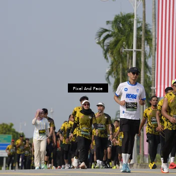 Runner Photo 6524102