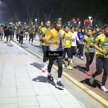 Runner Photo 6524121