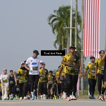 Runner Photo 6524128