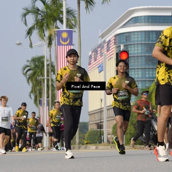 Runner Photo 6524241
