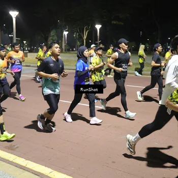 Runner Photo 6524292