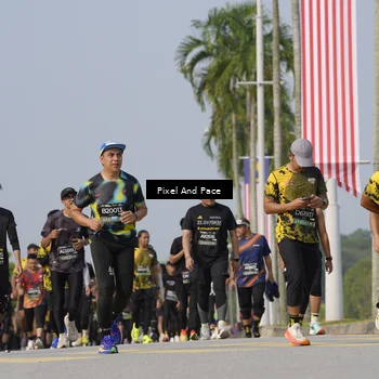 Runner Photo 6524880