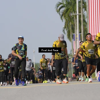 Runner Photo 6524912