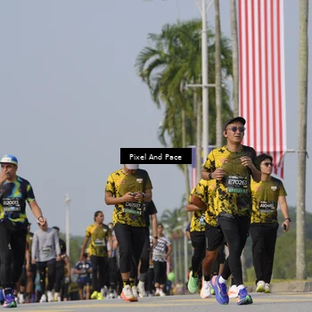Runner Photo 6524915