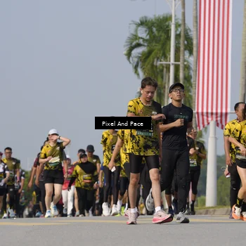 Runner Photo 6525275